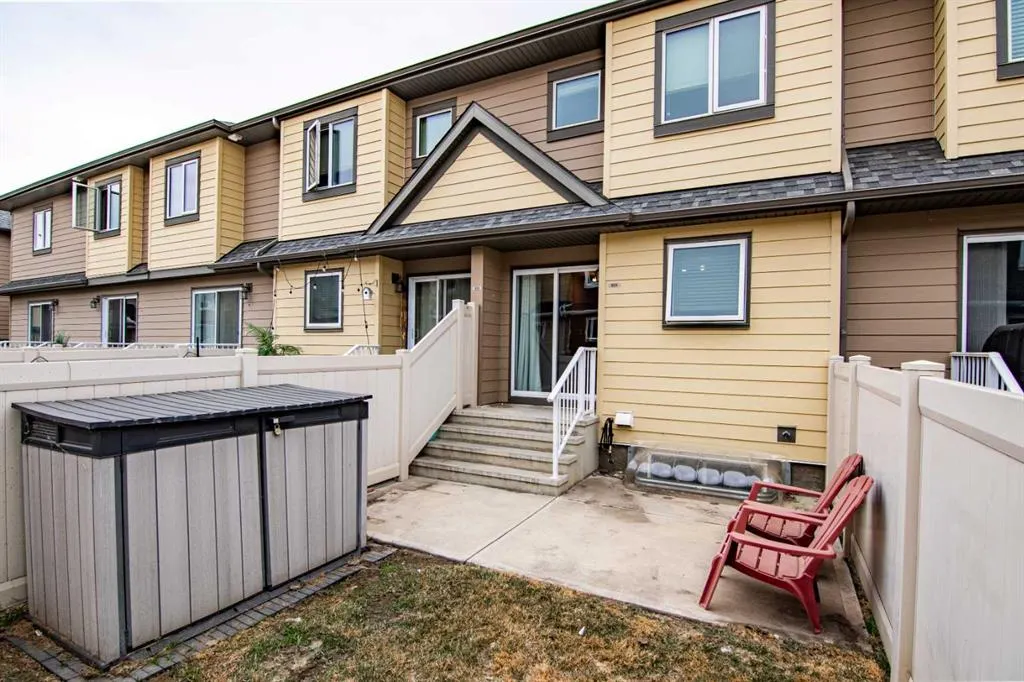 30 Carleton Avenue, #805