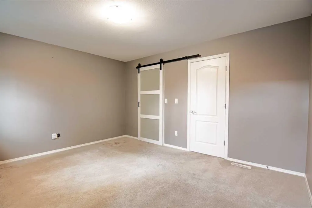 30 Carleton Avenue, #805
