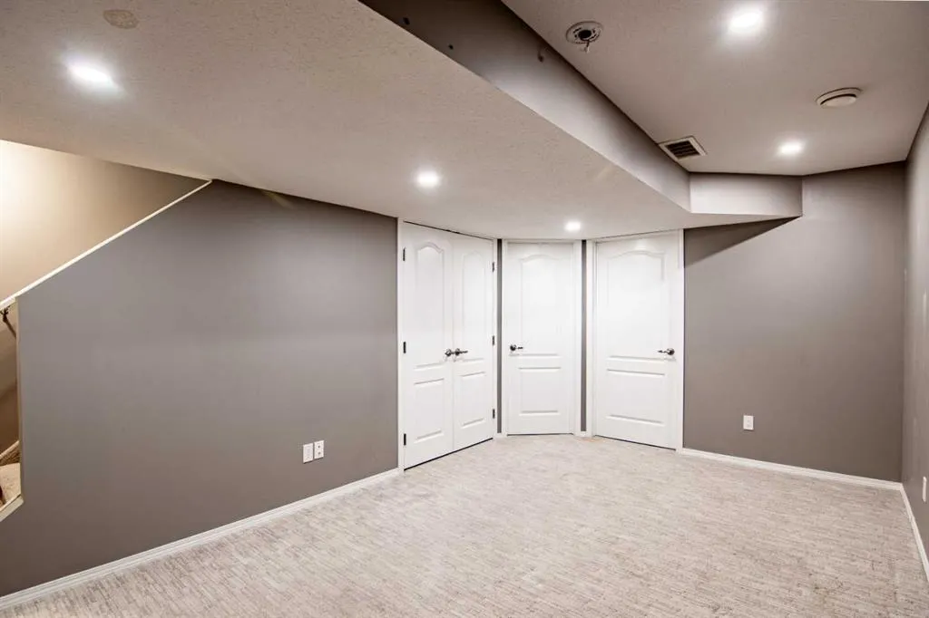 30 Carleton Avenue, #805