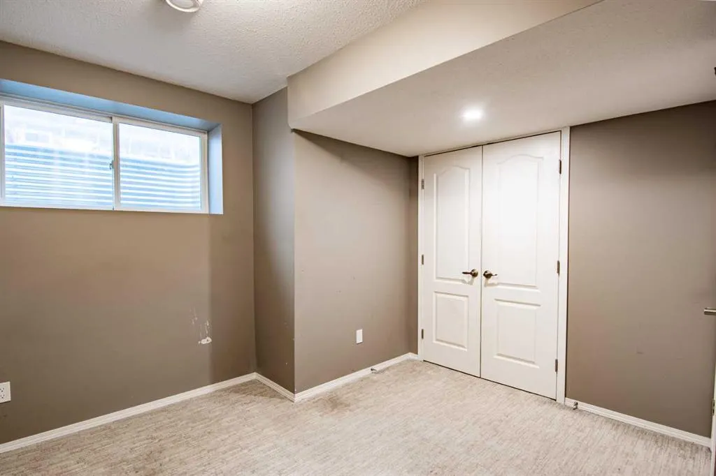 30 Carleton Avenue, #805