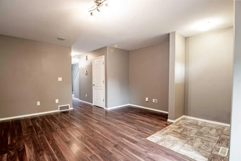 30 Carleton Avenue, #805