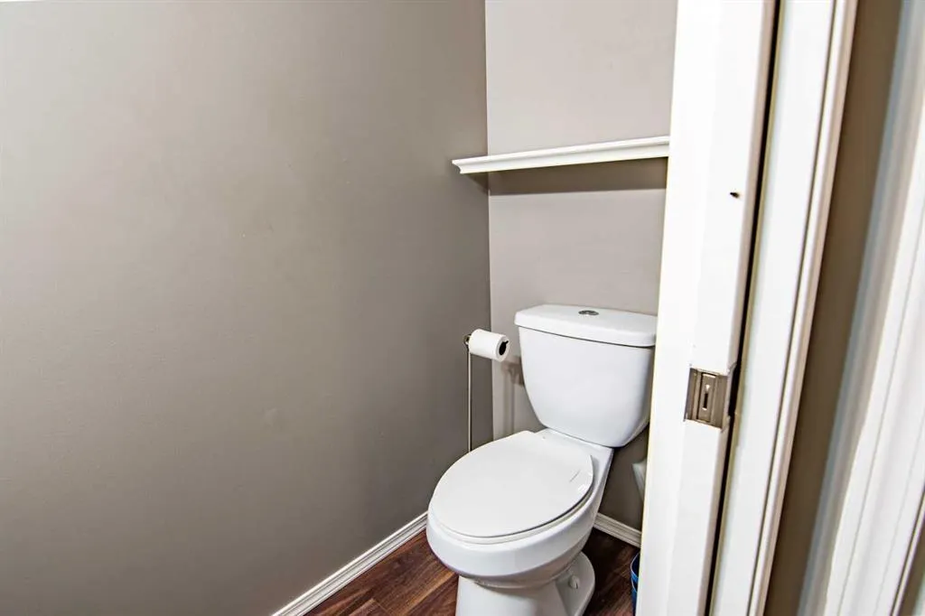 30 Carleton Avenue, #805