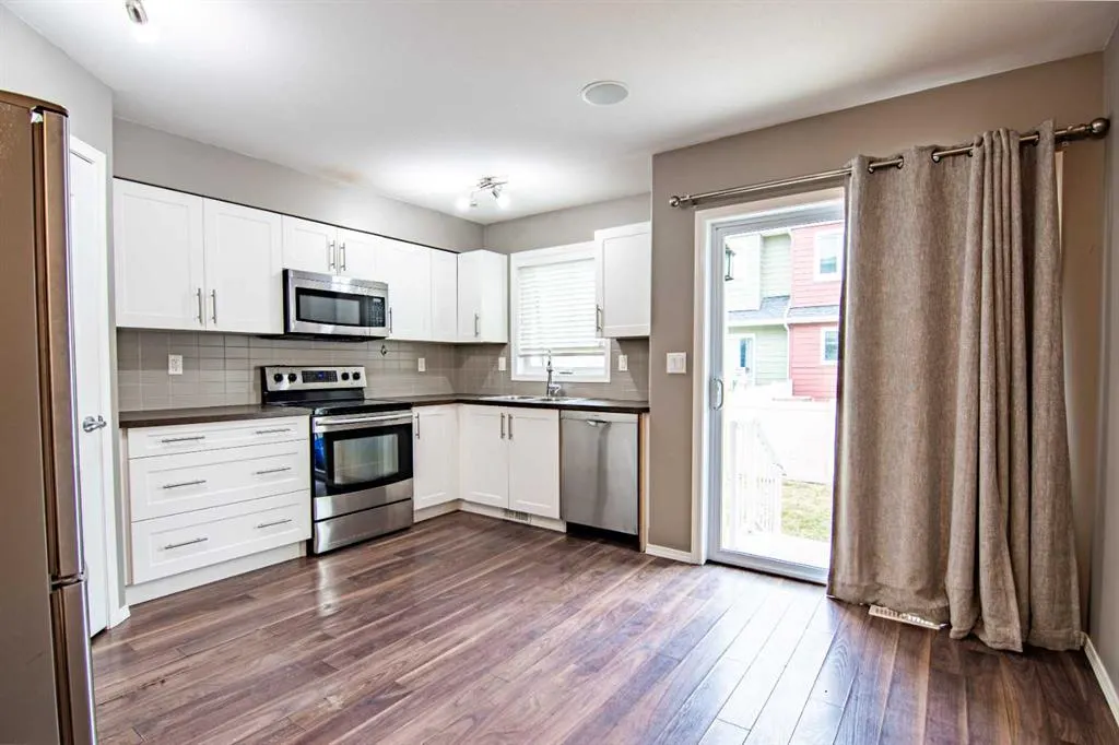 30 Carleton Avenue, #805