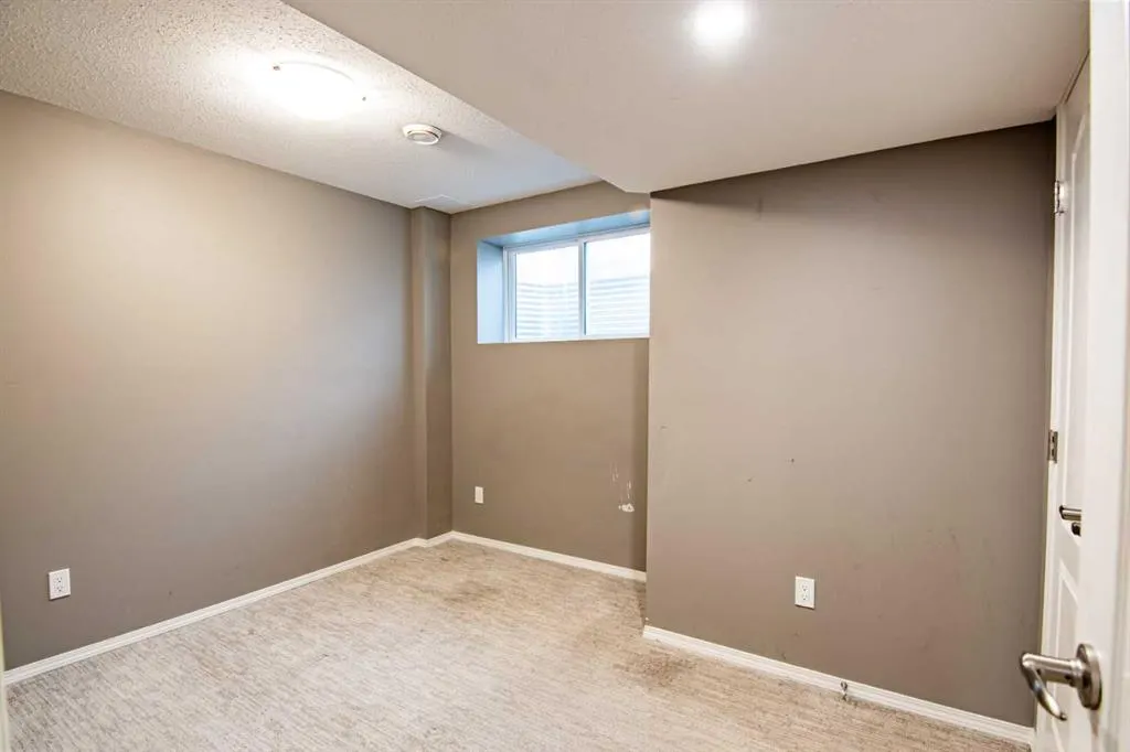 30 Carleton Avenue, #805
