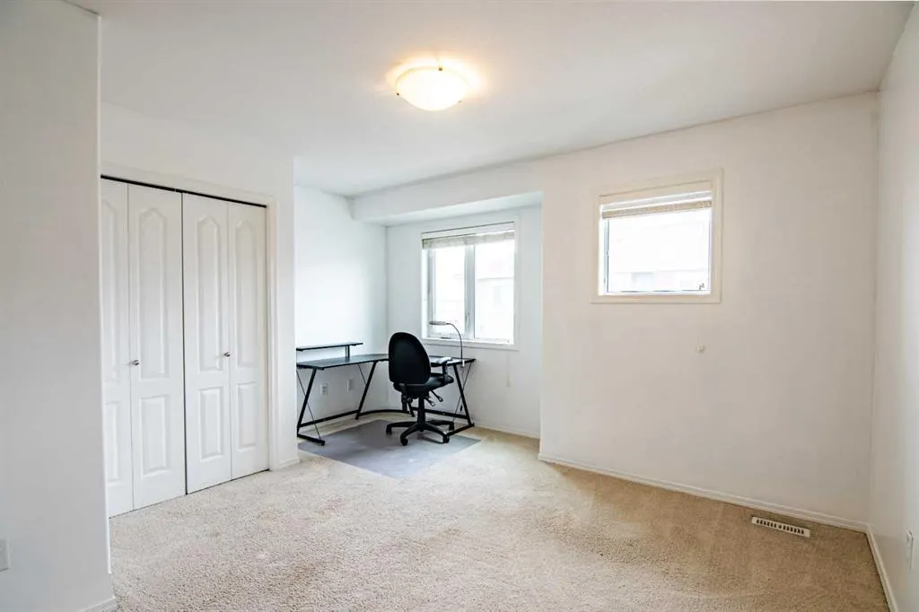 30 Carleton Avenue, #805