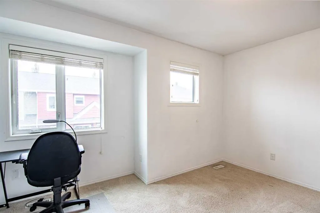 30 Carleton Avenue, #805