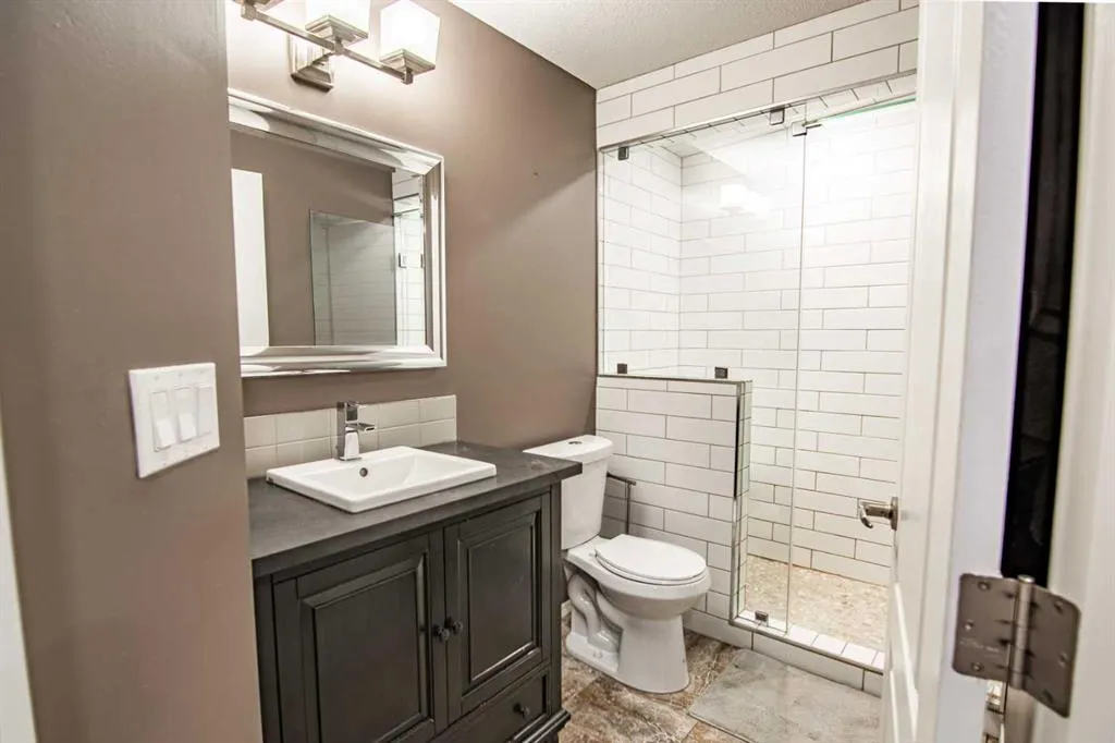 30 Carleton Avenue, #805