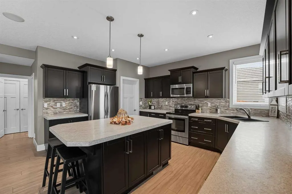116 Paramount Crescent