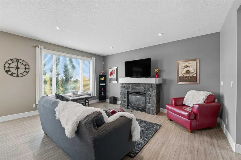116 Paramount Crescent