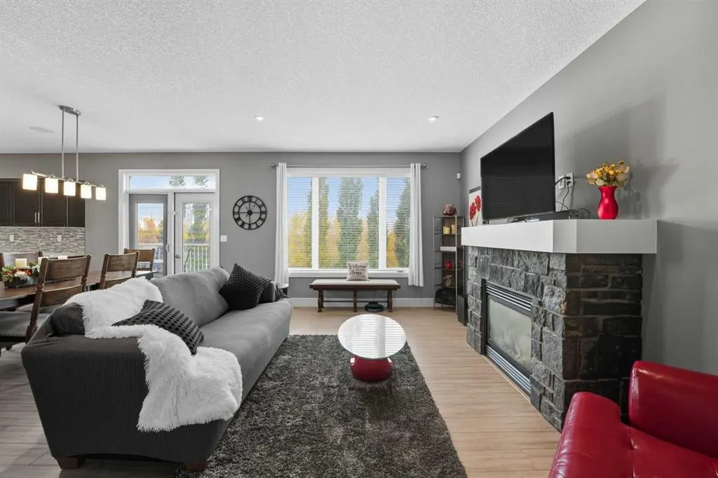 116 Paramount Crescent