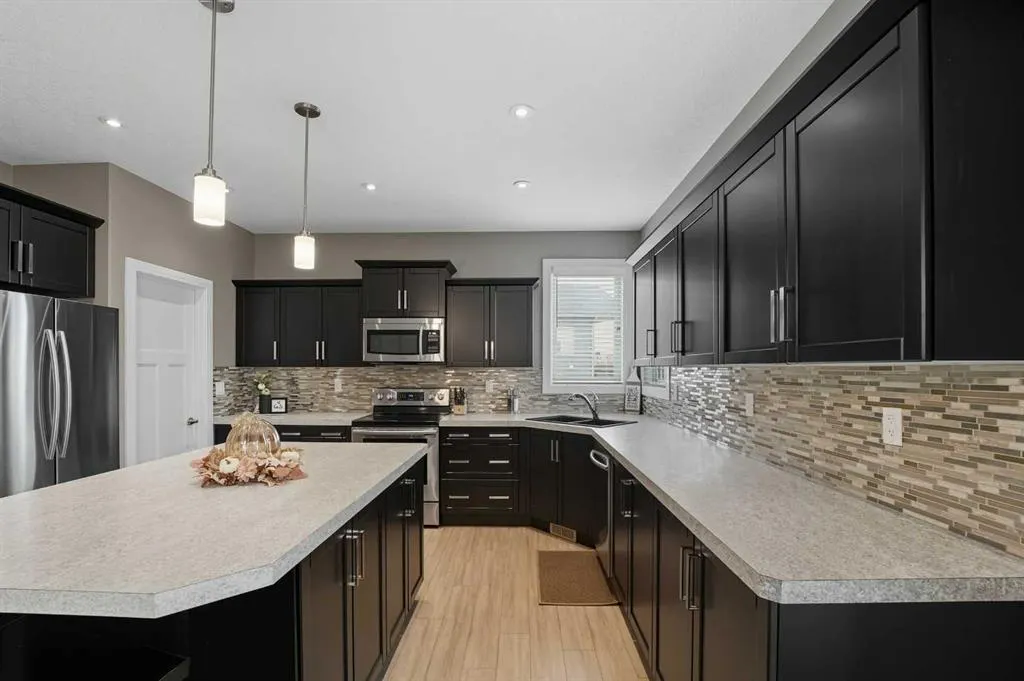 116 Paramount Crescent