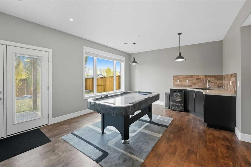 116 Paramount Crescent