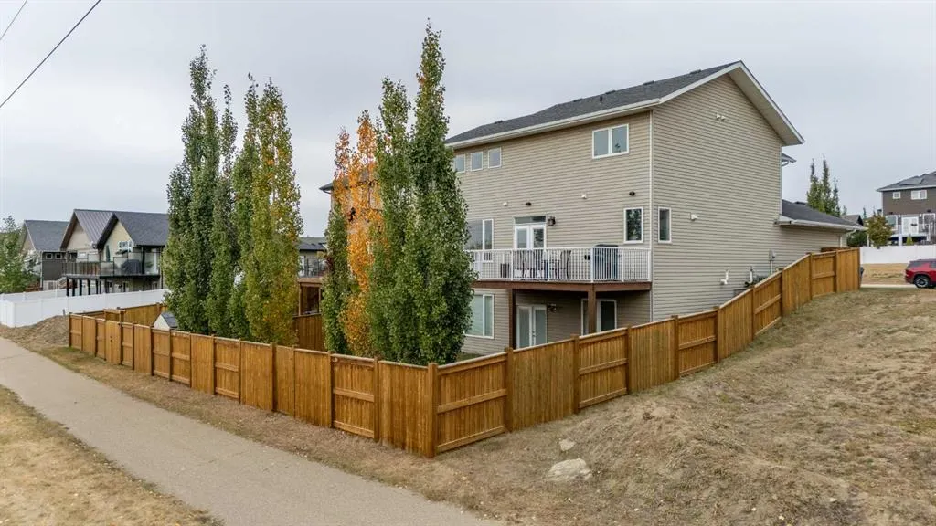 116 Paramount Crescent