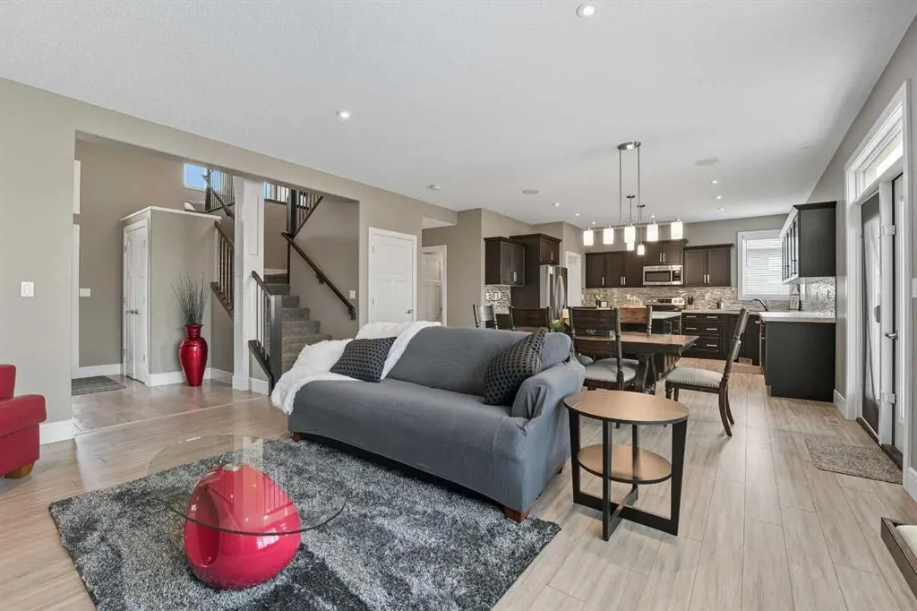 116 Paramount Crescent