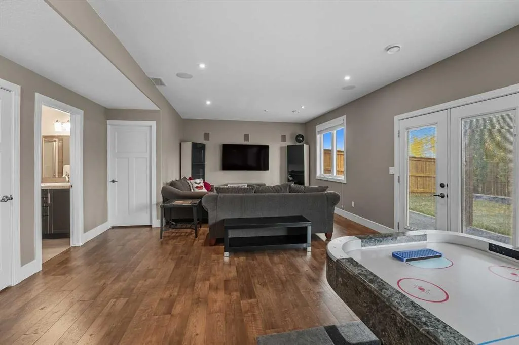 116 Paramount Crescent