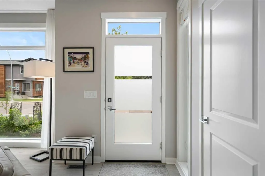 2739 Cochrane Road NW