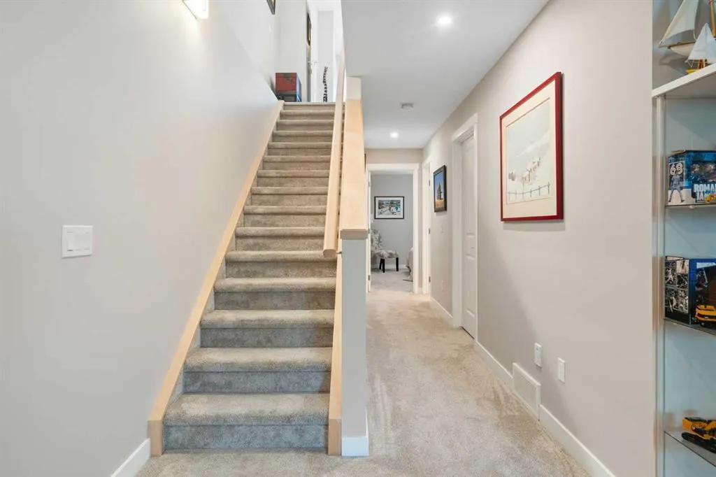 2739 Cochrane Road NW