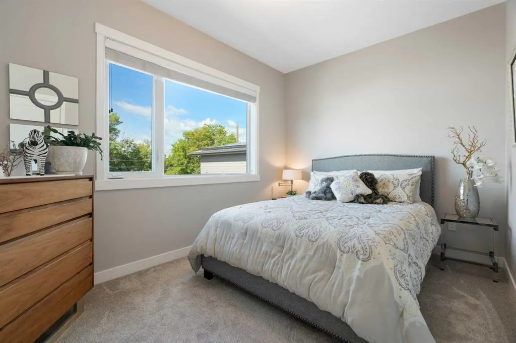 2739 Cochrane Road NW