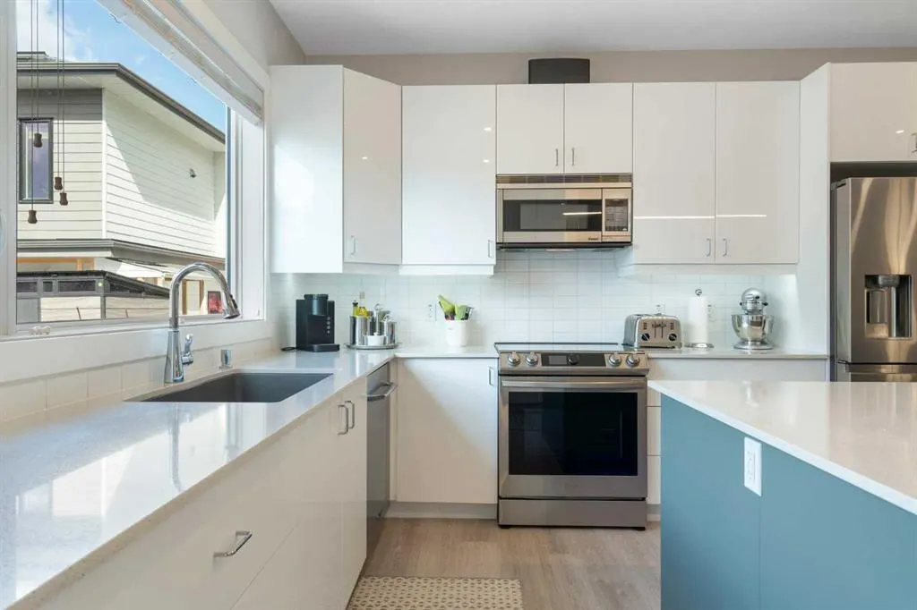 2739 Cochrane Road NW