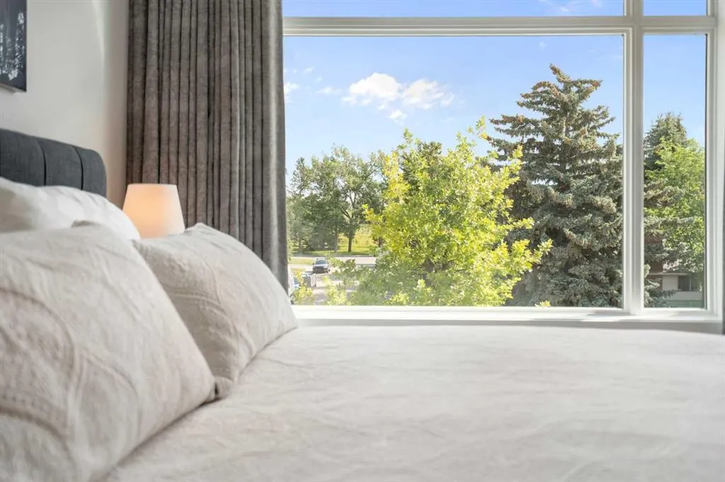 2739 Cochrane Road NW