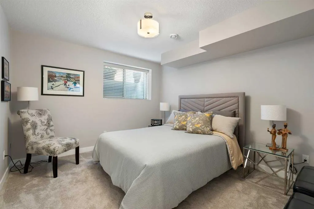 2739 Cochrane Road NW