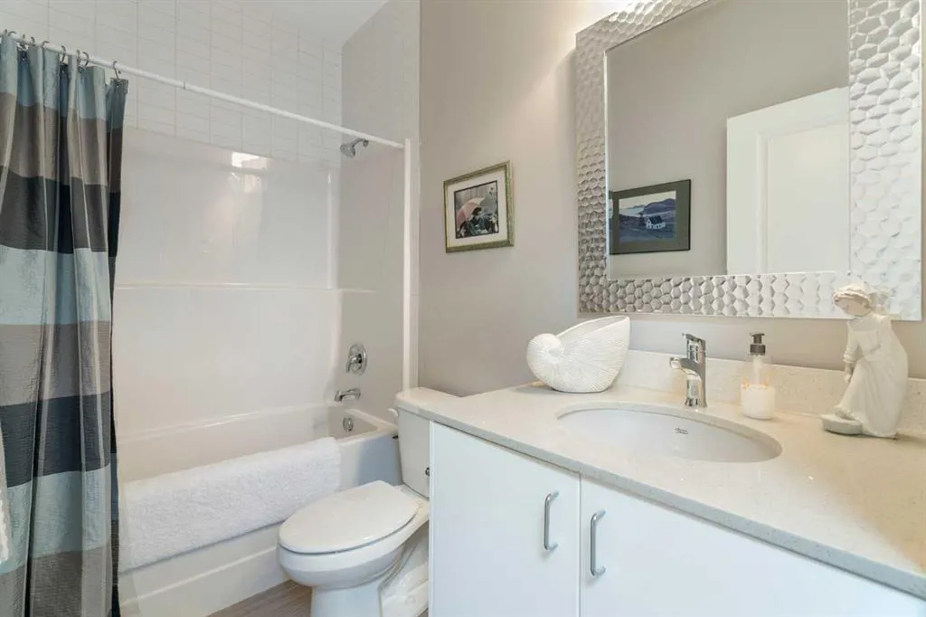 2739 Cochrane Road NW