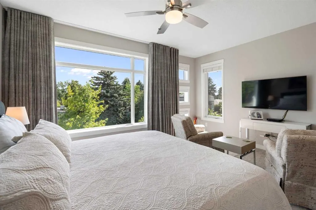 2739 Cochrane Road NW