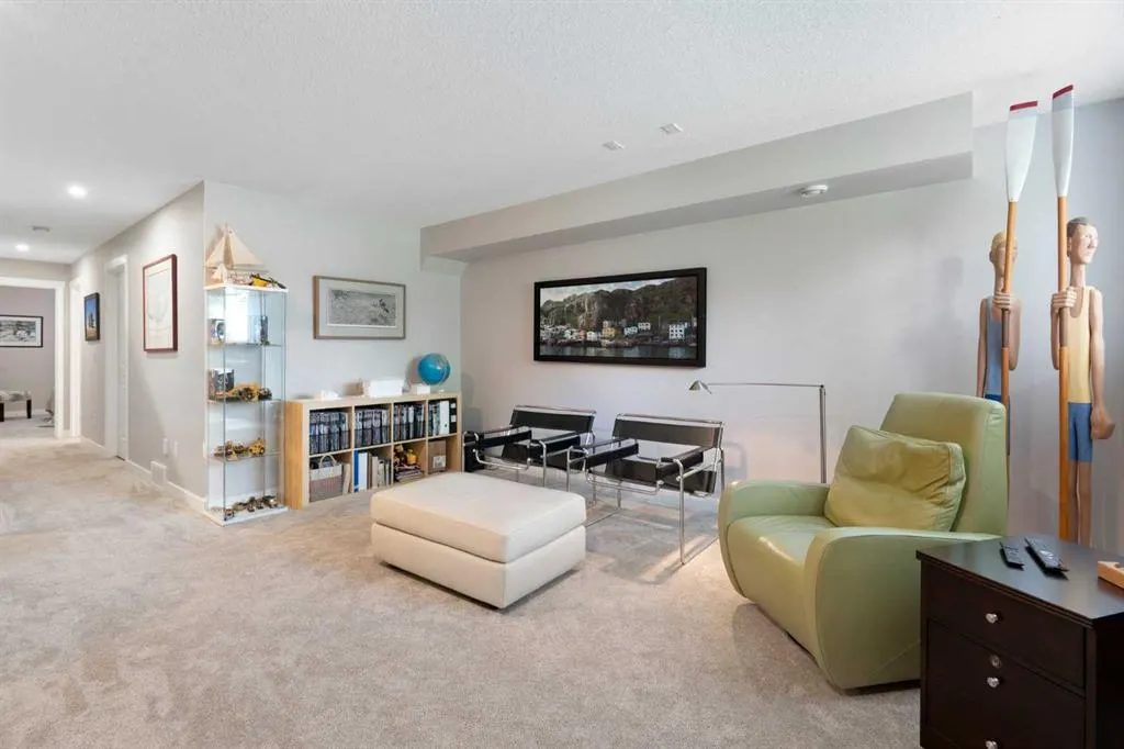 2739 Cochrane Road NW