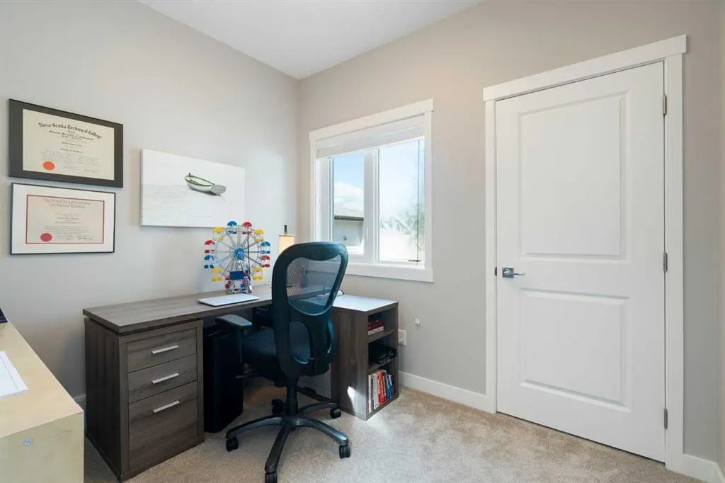 2739 Cochrane Road NW
