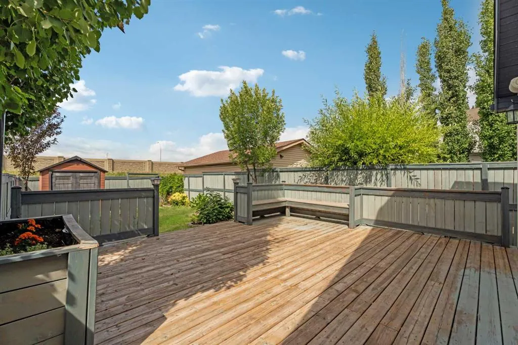 203 Auburn Bay Heights SE