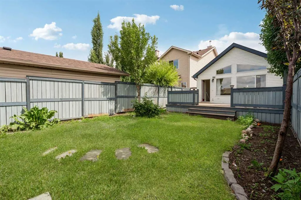 203 Auburn Bay Heights SE