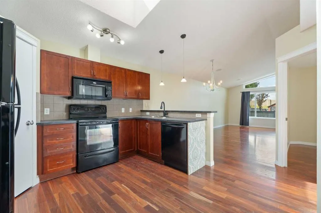203 Auburn Bay Heights SE