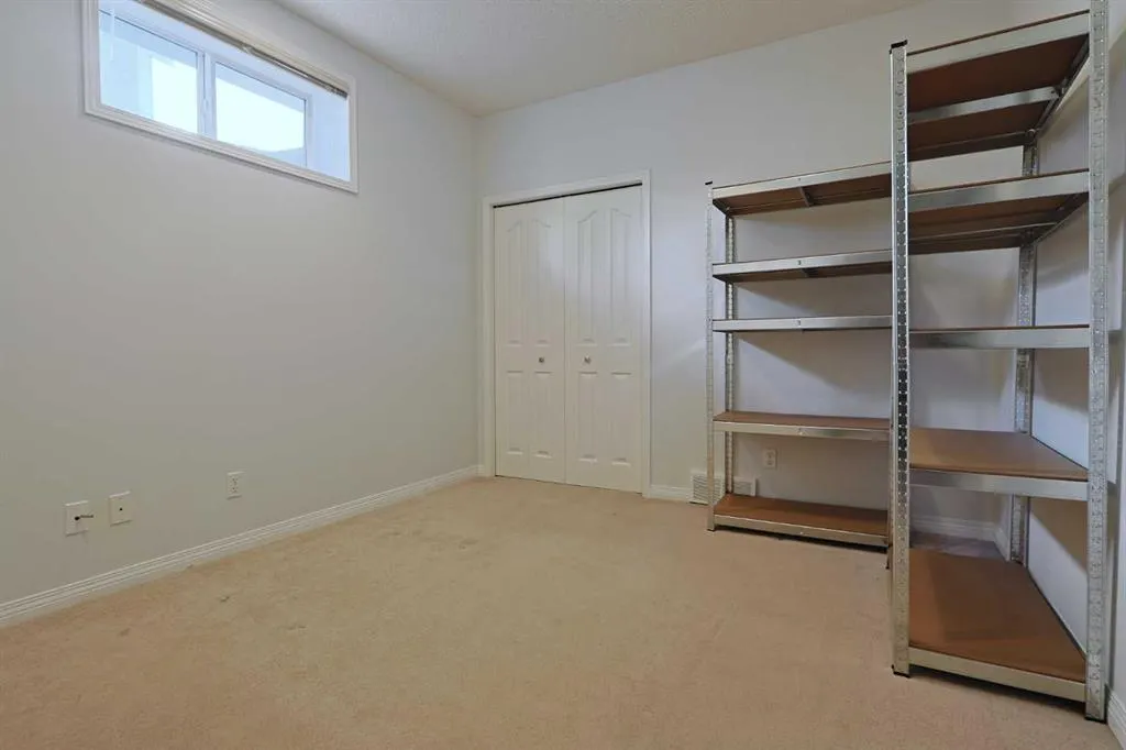 161 Hamptons Gardens NW