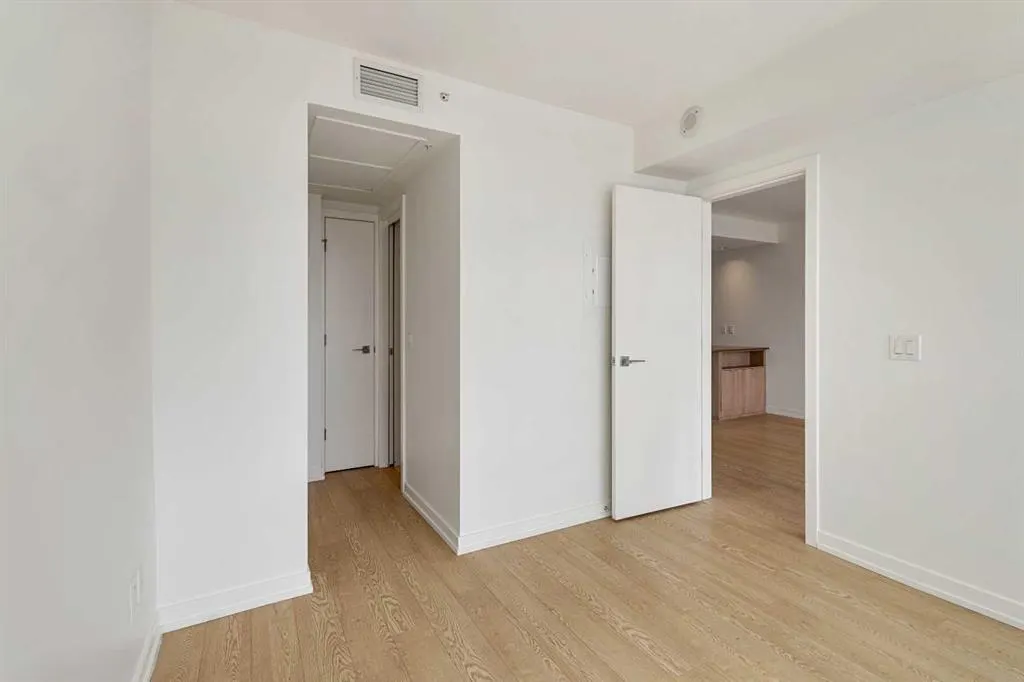 128 2 Street SW, #1205