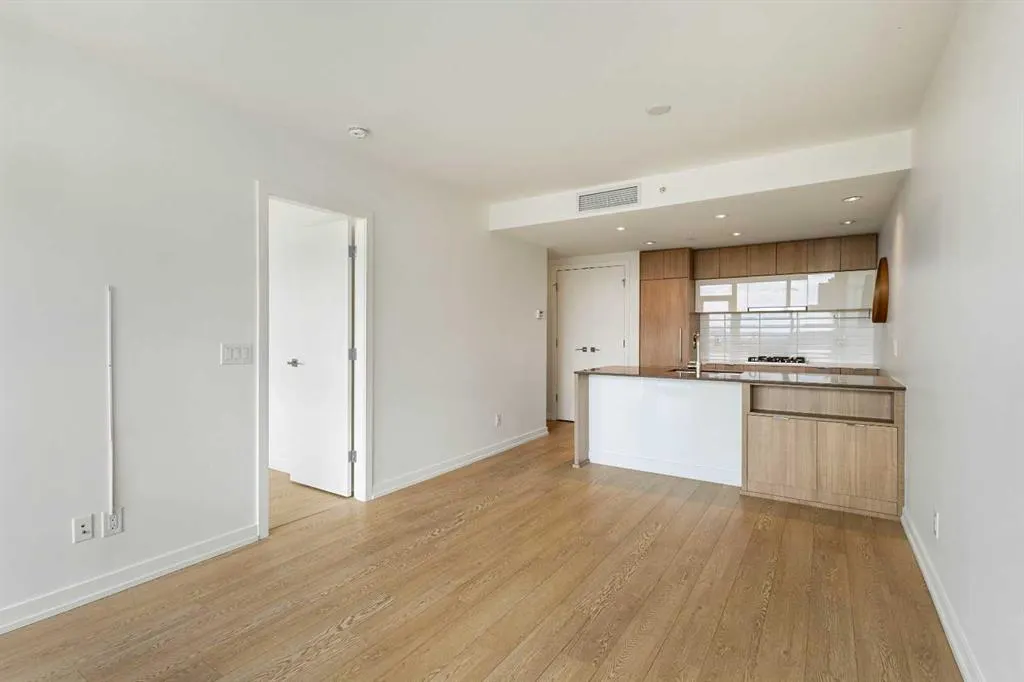 128 2 Street SW, #1205