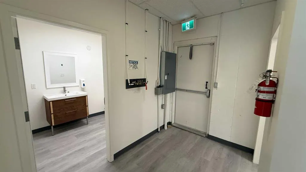 5511 50 Avenue, #1