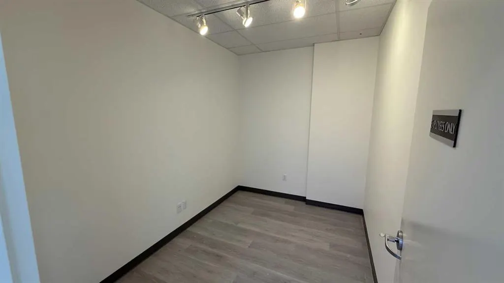 5511 50 Avenue, #1