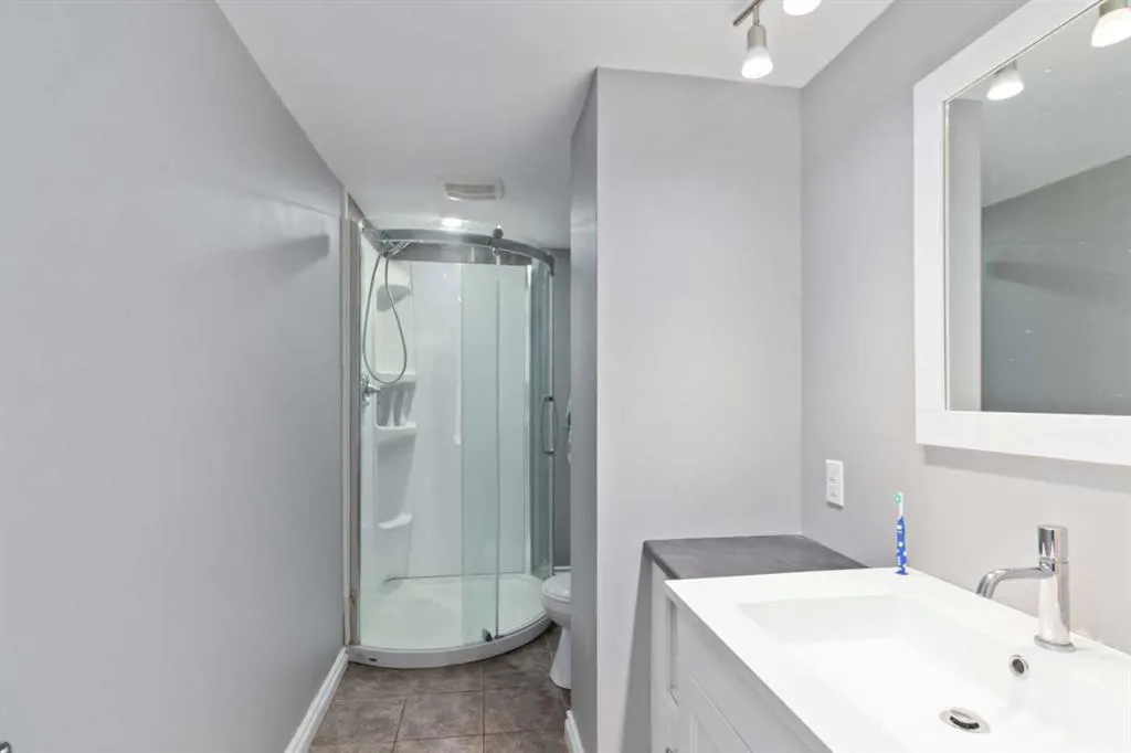 166 Erindale Road