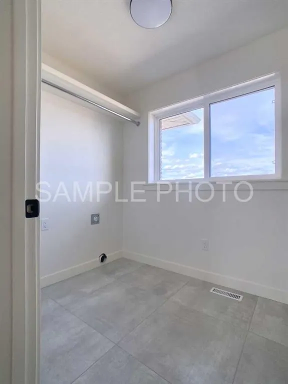10504 148 AVE