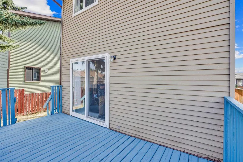 48 WHITWORTH Way NE