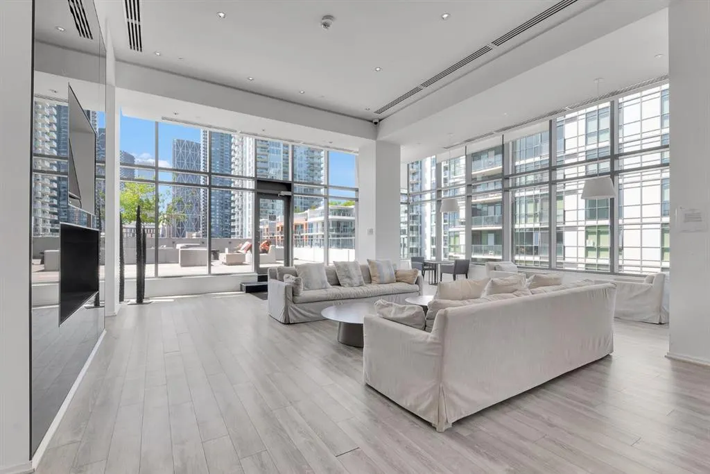 615 6 Avenue SE, #508