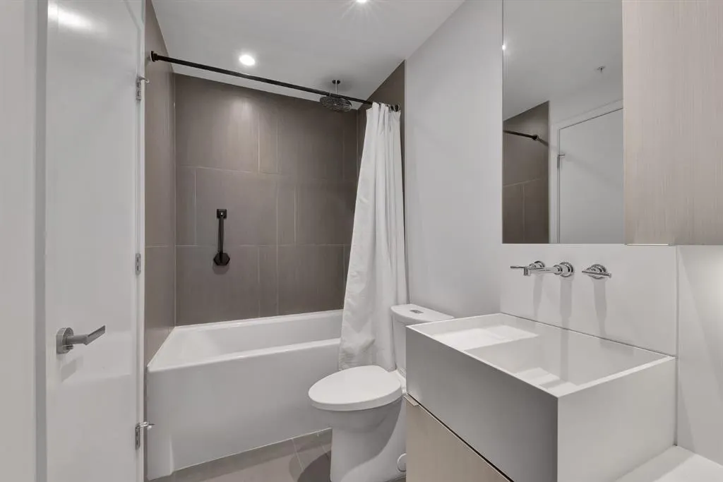 615 6 Avenue SE, #508