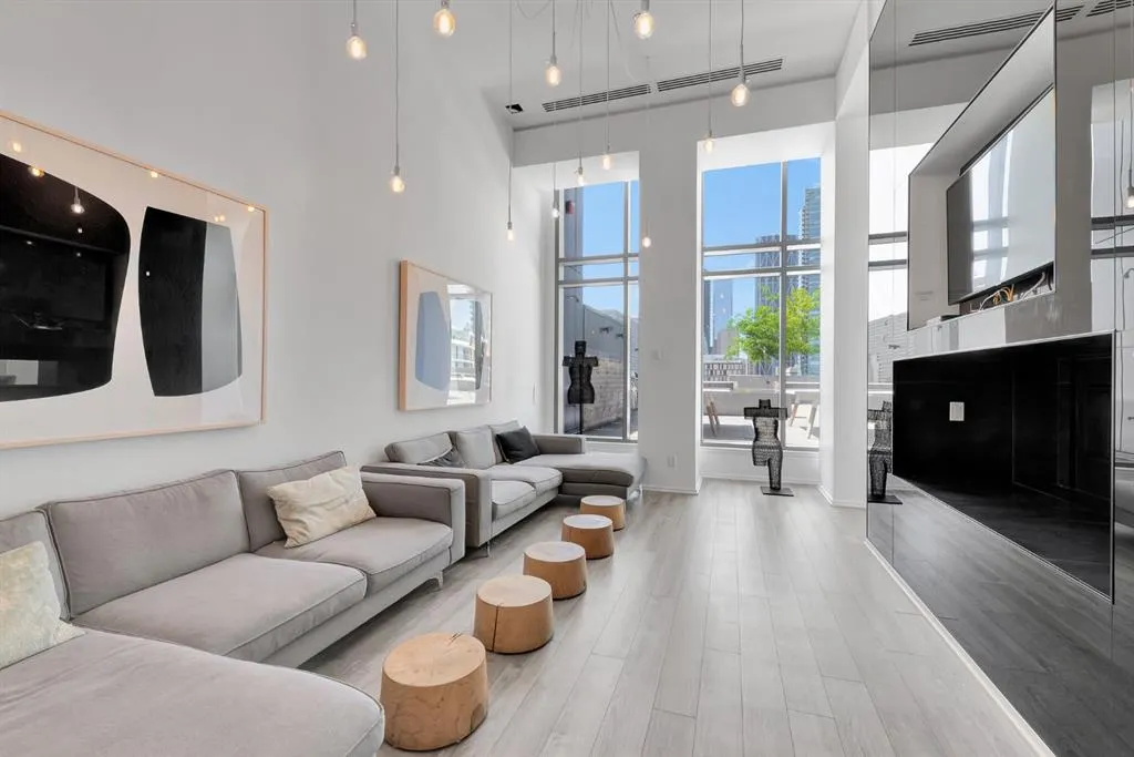 615 6 Avenue SE, #508