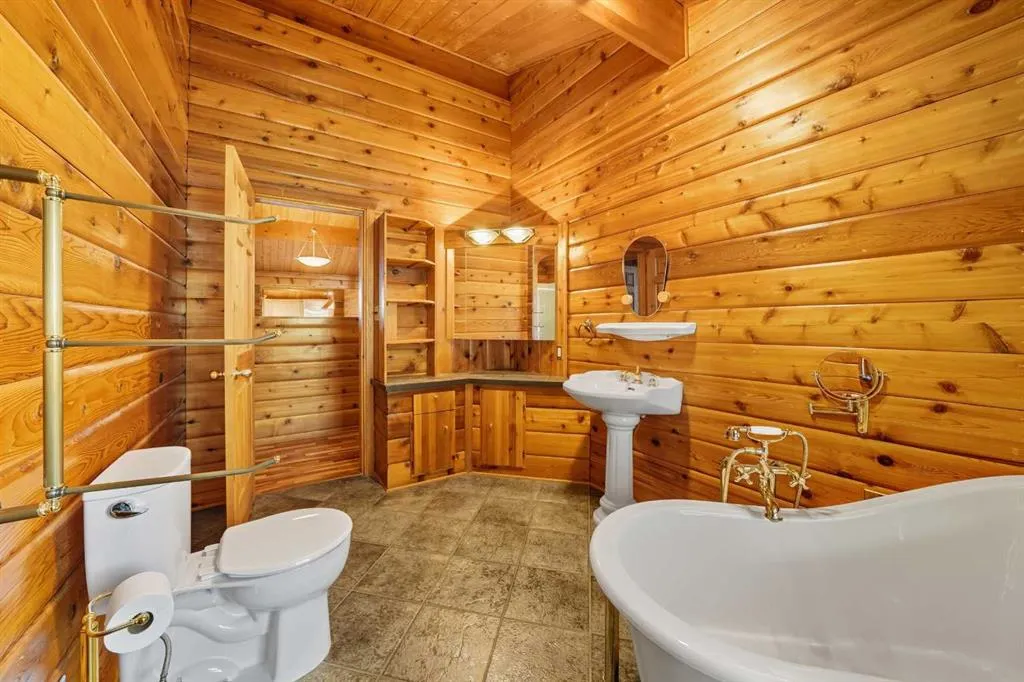 16 Rustic Crescent