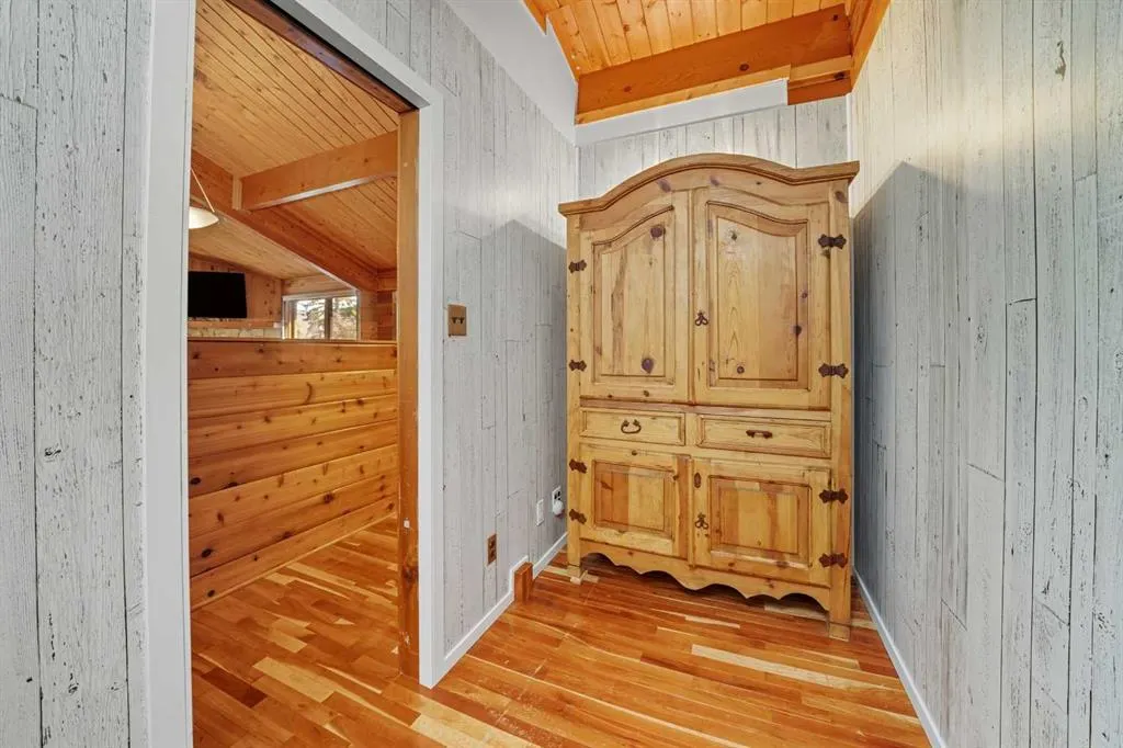 16 Rustic Crescent
