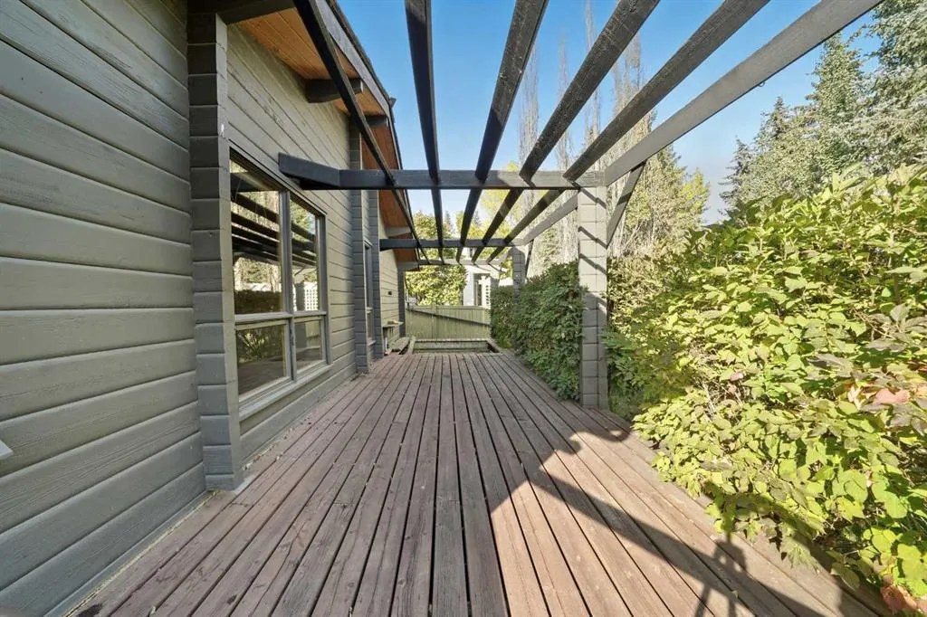 16 Rustic Crescent