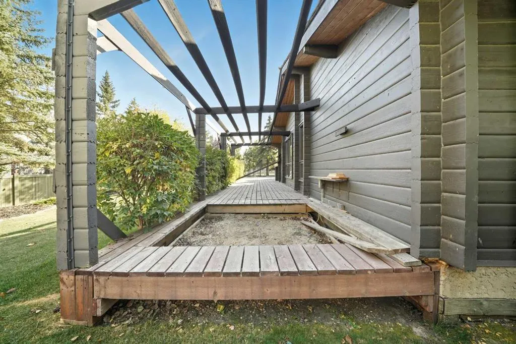 16 Rustic Crescent