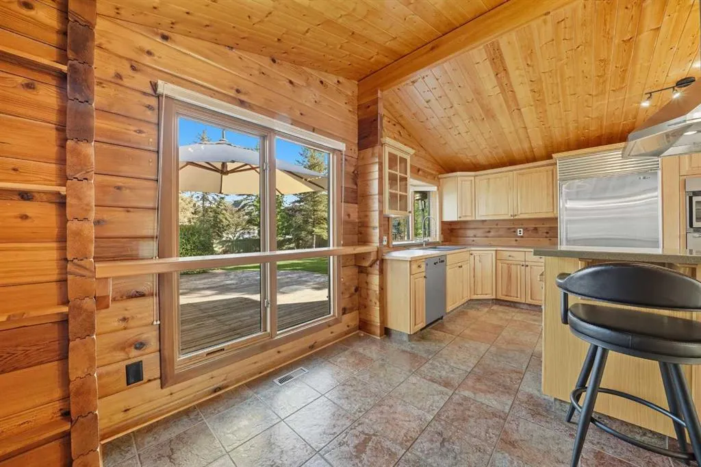 16 Rustic Crescent