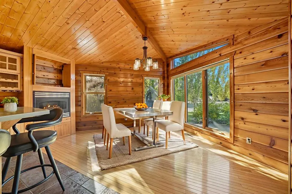 16 Rustic Crescent