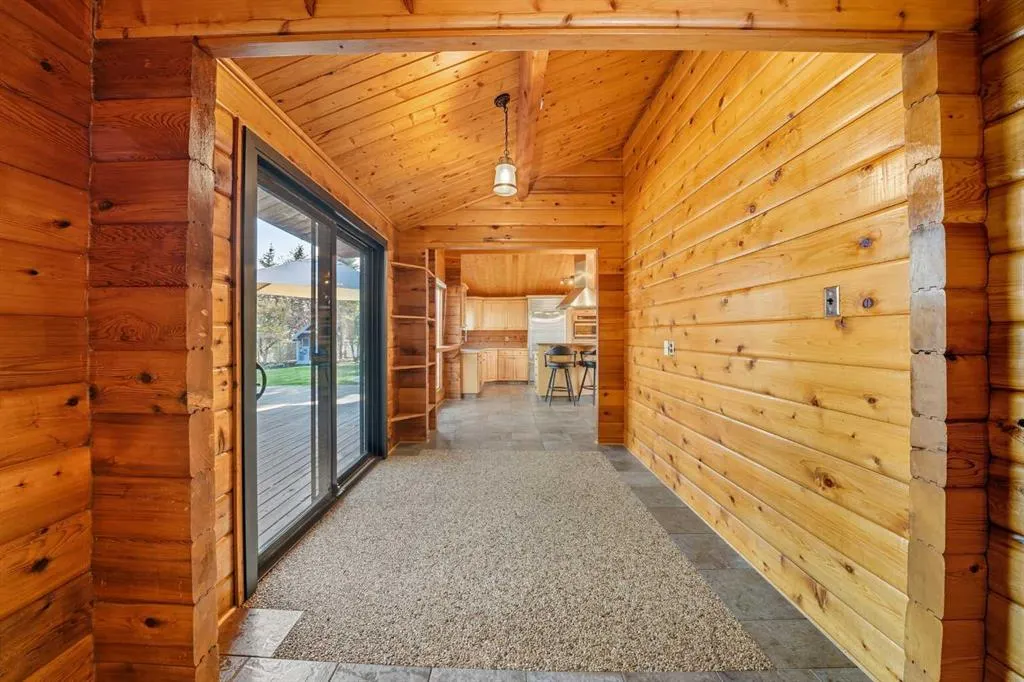 16 Rustic Crescent